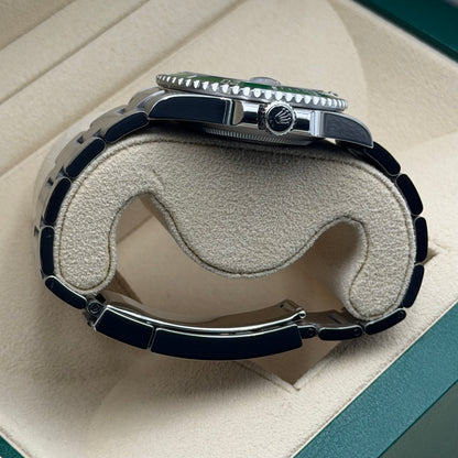Rolex Submariner / 126610LV / Schwarz / Oyster / Full Set / 2023
