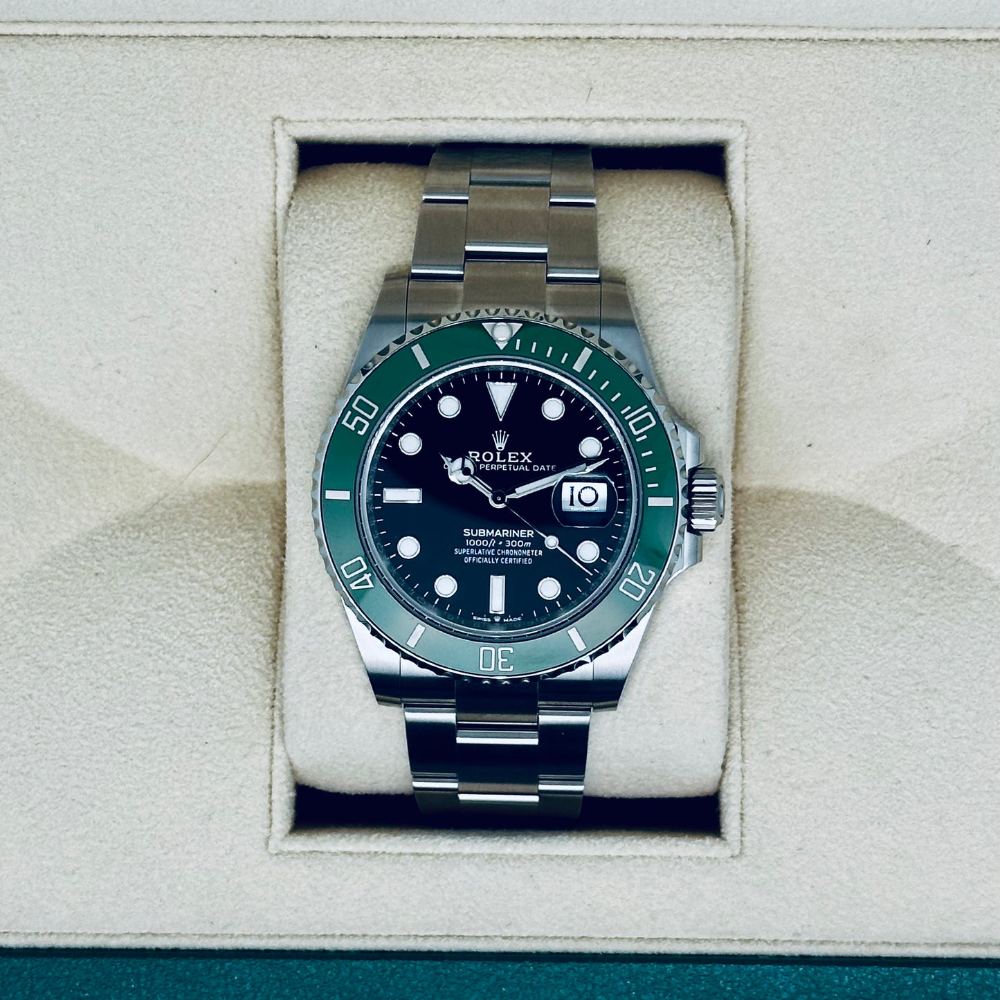 Rolex Submariner / 126610LV / schwarz / Oyster / Full Set / 2024