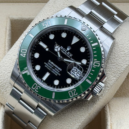 Rolex Submariner / 126610LV / schwarz / Oyster / Full Set / 2023