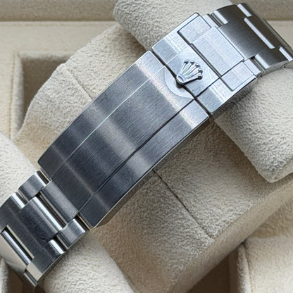 Rolex Submariner / 126610LV / schwarz / Oyster / Full Set / 2023