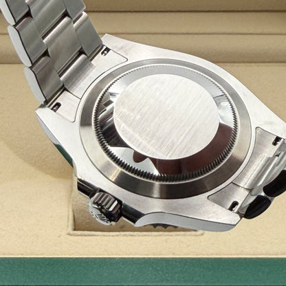 Rolex Submariner / 126610LV / schwarz / Oyster / Full Set / 2023