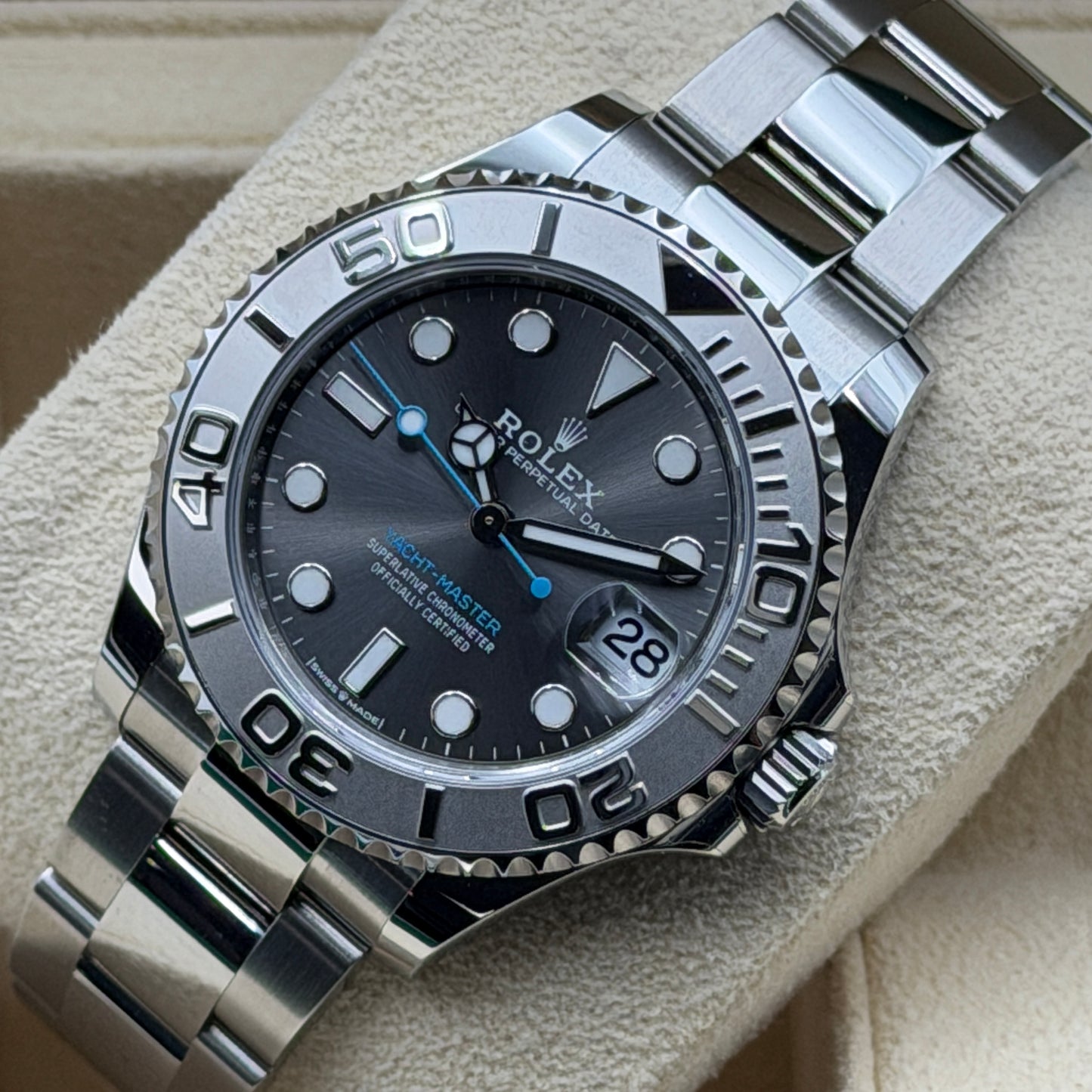 Rolex Yacht-Master 37 / 268822 / rhodium / Oyster / Full Set / 2023