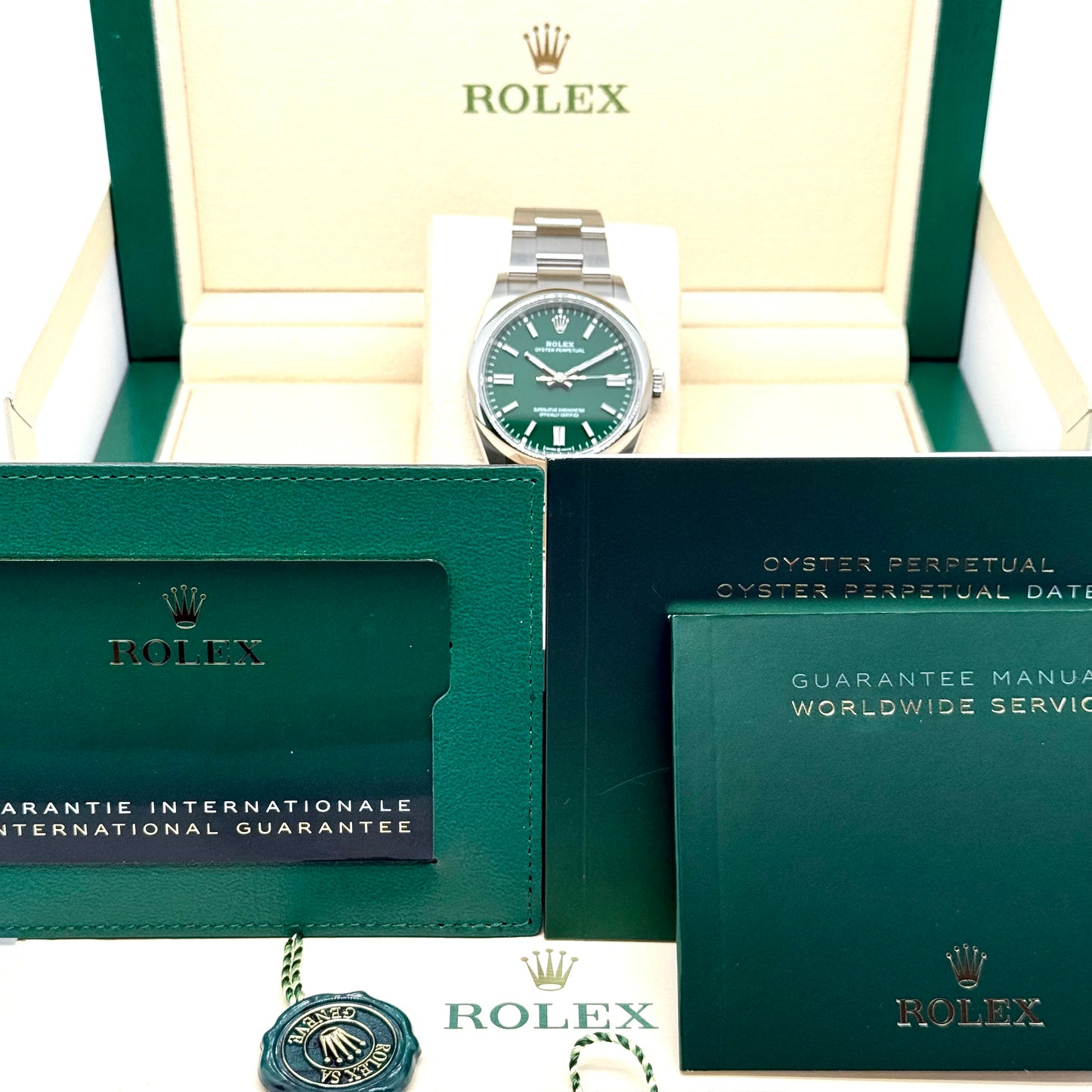 Rolex Oyster Perpetual 36 / 126000 / grün / Oyster / Full Set