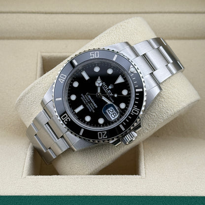 Rolex Submariner / 126610LN / schwarz / Oyster / Full Set / 2022